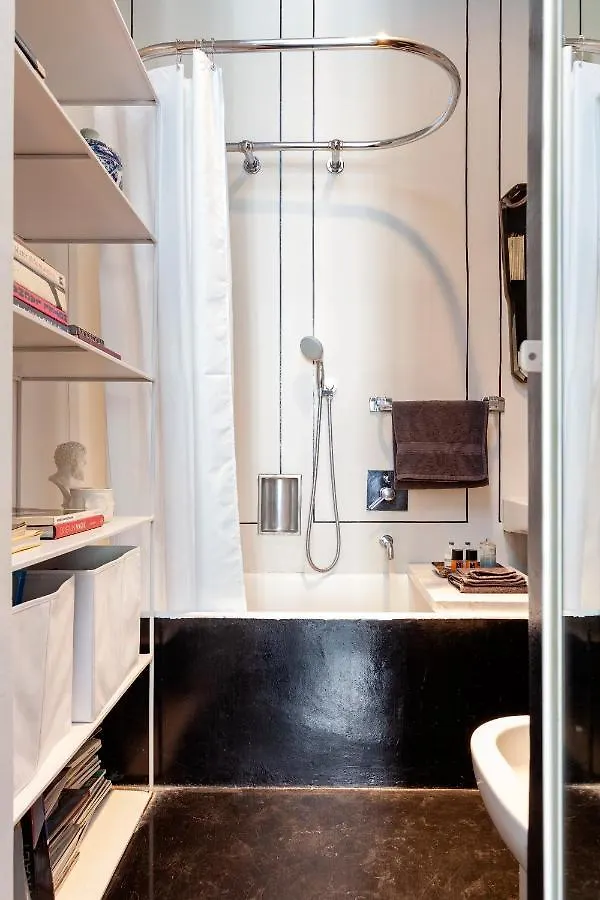 Apartment Appartamento D'Artista Mailand Italien